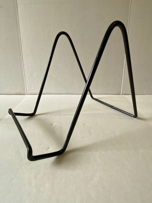 Large Non Adjustable Vinyl Coated Wire Easel 6" x 5" in Black or White